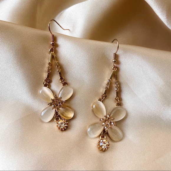 Shell Light Rhinestone Rose Gold Earrings - Picture 2 of 5